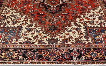 A Heriz / Gorovan carpet, ca 340 x 252 cm.