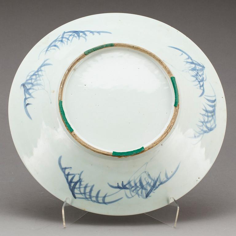SKÅLFAT, porslin, Japan, 1800-tal.