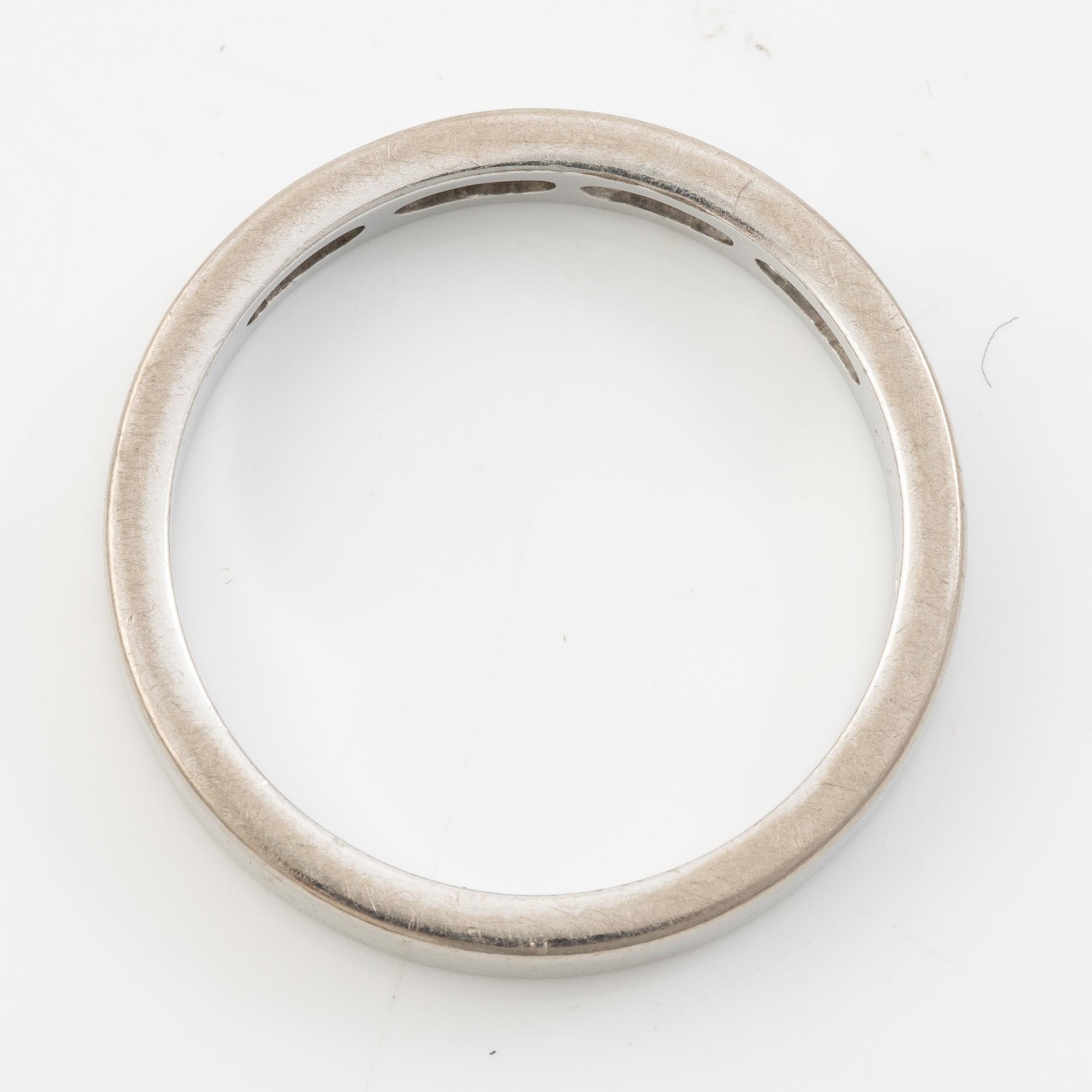 Ring 18K white gold with baguette-cut diamonds, Engelbert.