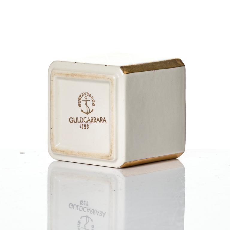 Wilhelm Kåge, 15 pieces of "Carrara" and "Gold Carrara" stoneware dishes, Gustavsberg, Sweden, 1930s/40s.