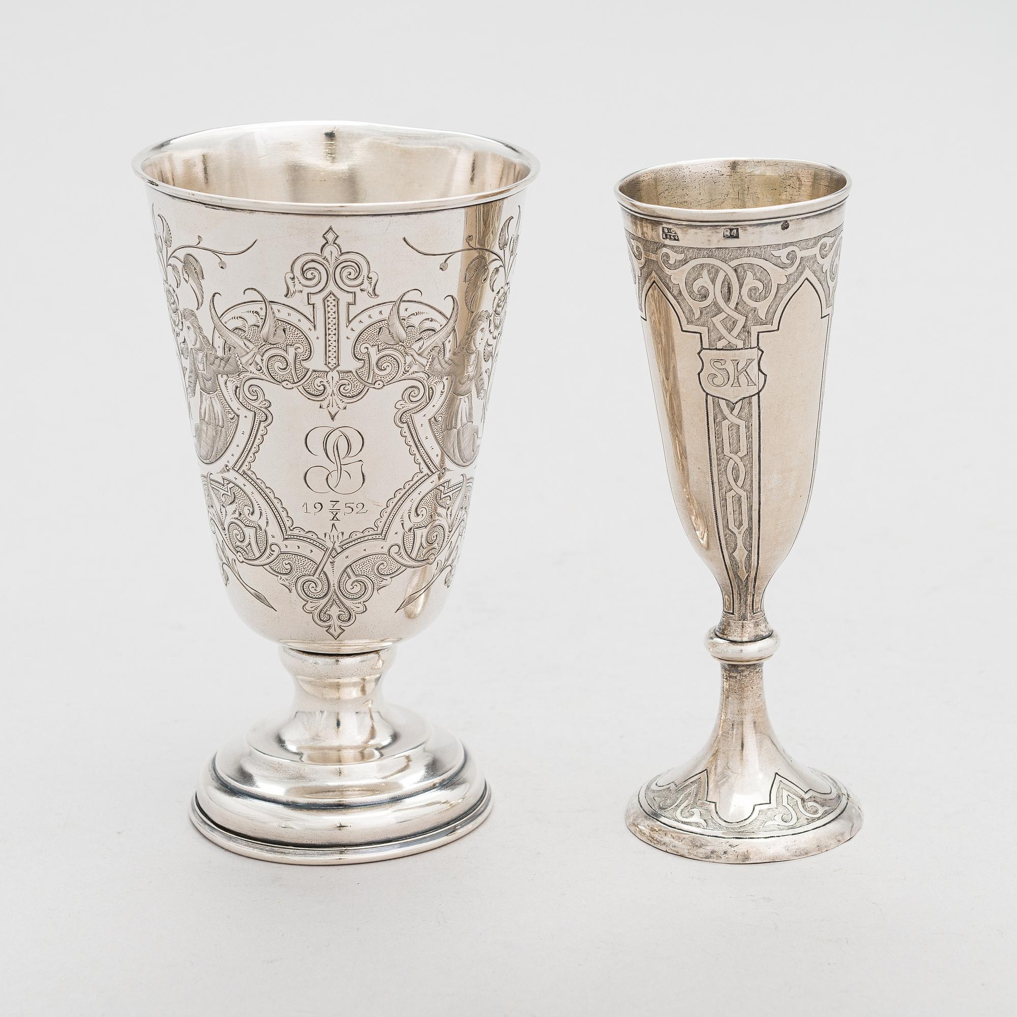 Bägare på fot, 2 st, silver Ryssland 1864 och 1883-86.