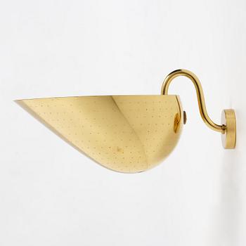 Carl-Axel Acking, a wall sconce model "5019", Bröderna Malmströms Metallvarufabrik, Malmö, 1940s-50s.