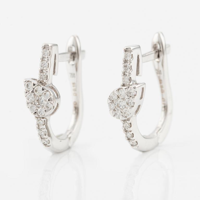 Örhängen 18K vitguld med briljantslipade diamanter.
