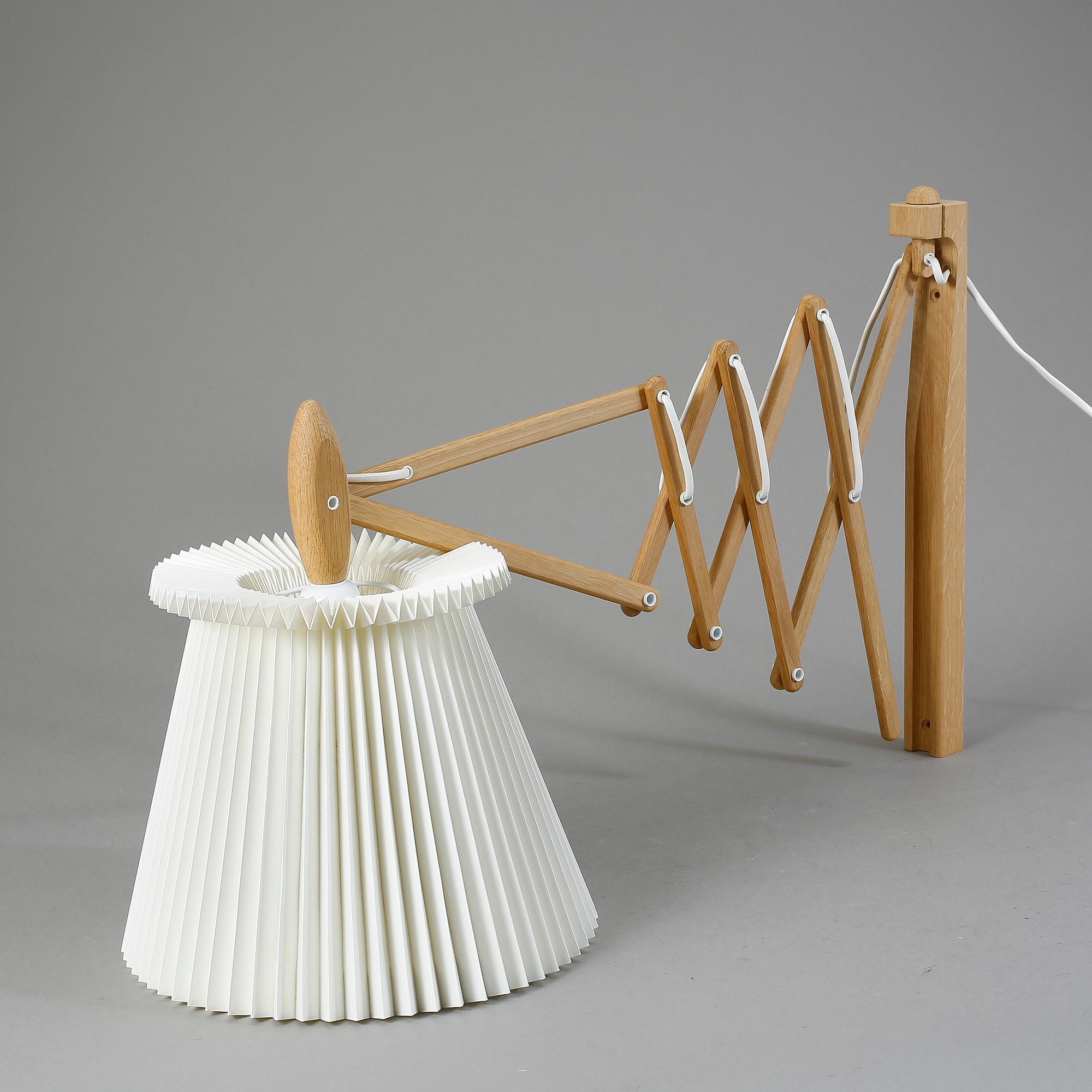 VÄGGLAMPA, Erik Hansen för Le Klint, modell 324/35. Formgiven 1952.