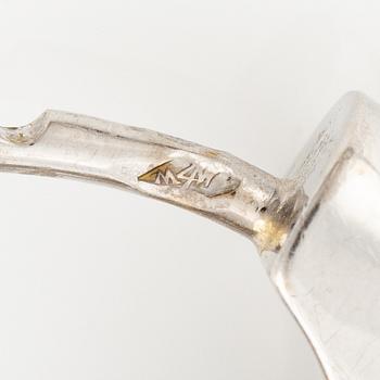 Ett par örhängen 18K vitguld med runda briljantslipade diamanter.