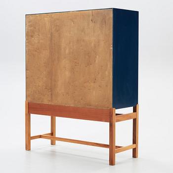 JOSEF FRANK, skåp, "Wellpapp", Firma Svenskt Tenn, modell 2192.