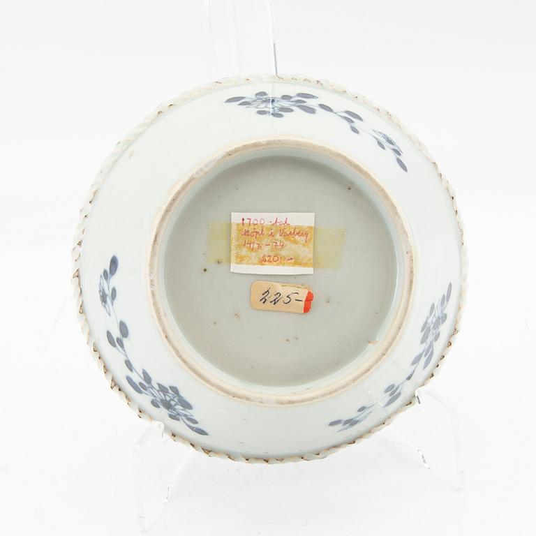 A Chinese blue and white porcelain bowl, Qing dynasty, 18th century.