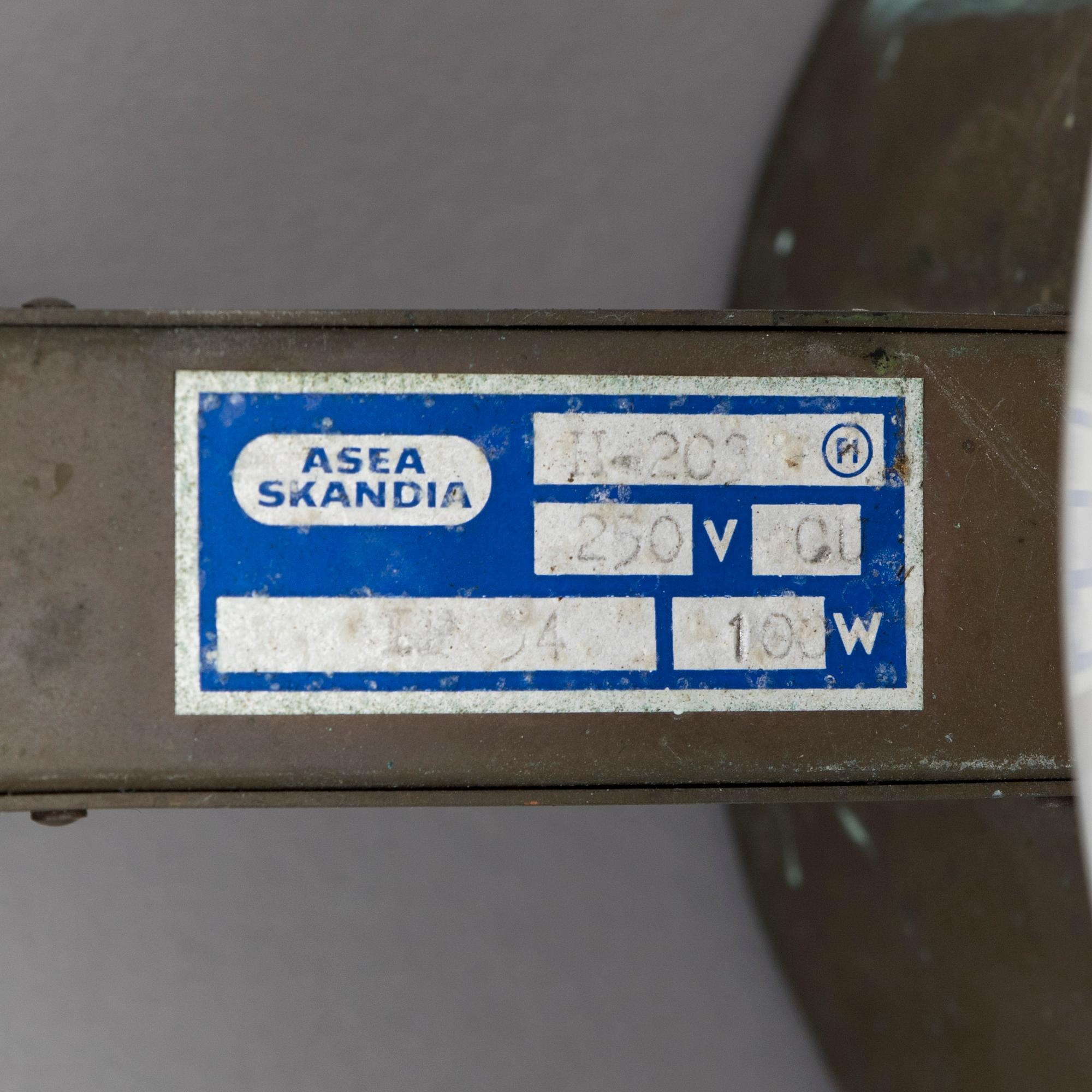 Utebelysning, ett par, modell H 203, Asea Skandia, 1900-talets slut.