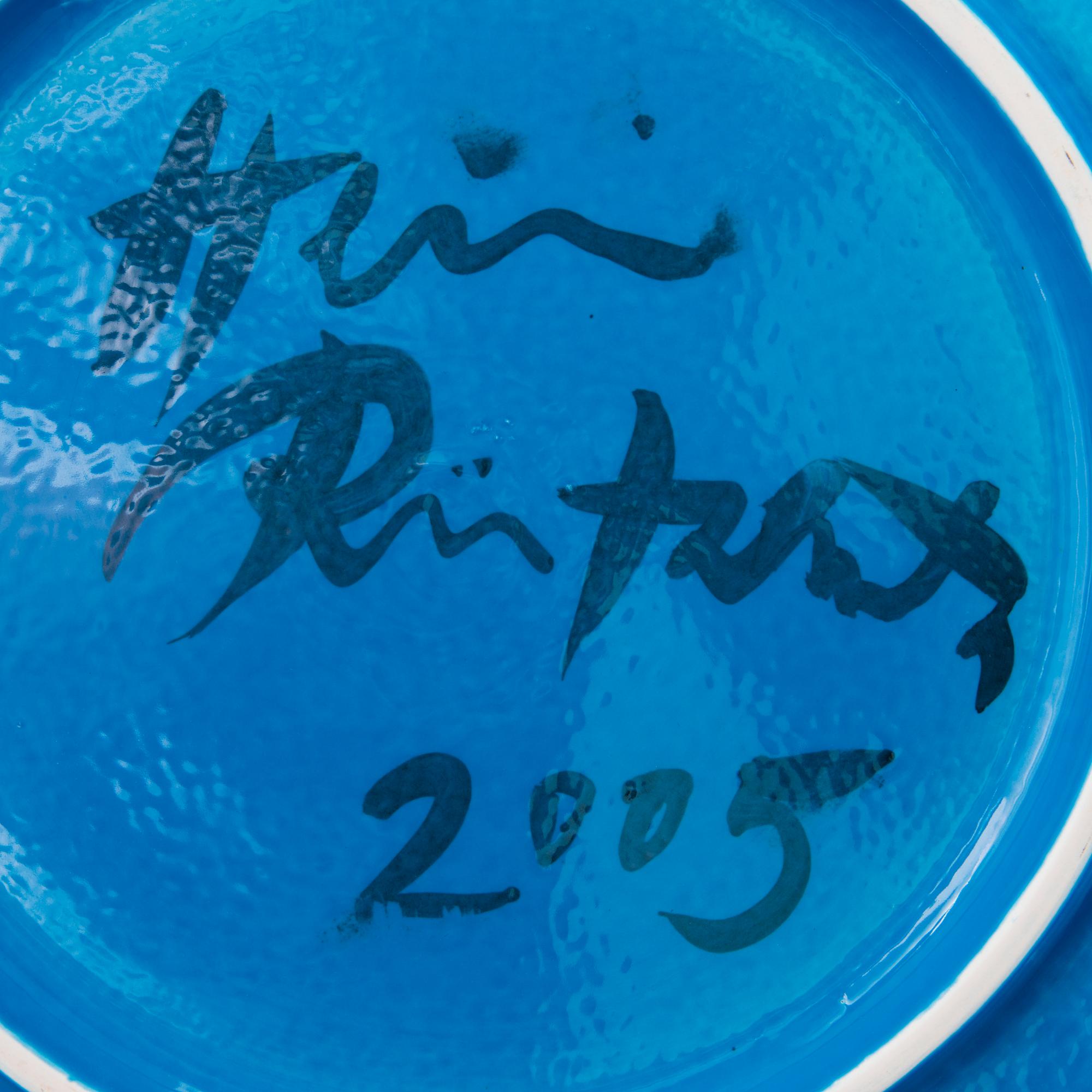 HEINI RIITAHUHTA, vati, posliinia, "Lysteri Anemone", signeerattu Heini Riitahuhta 2005.
