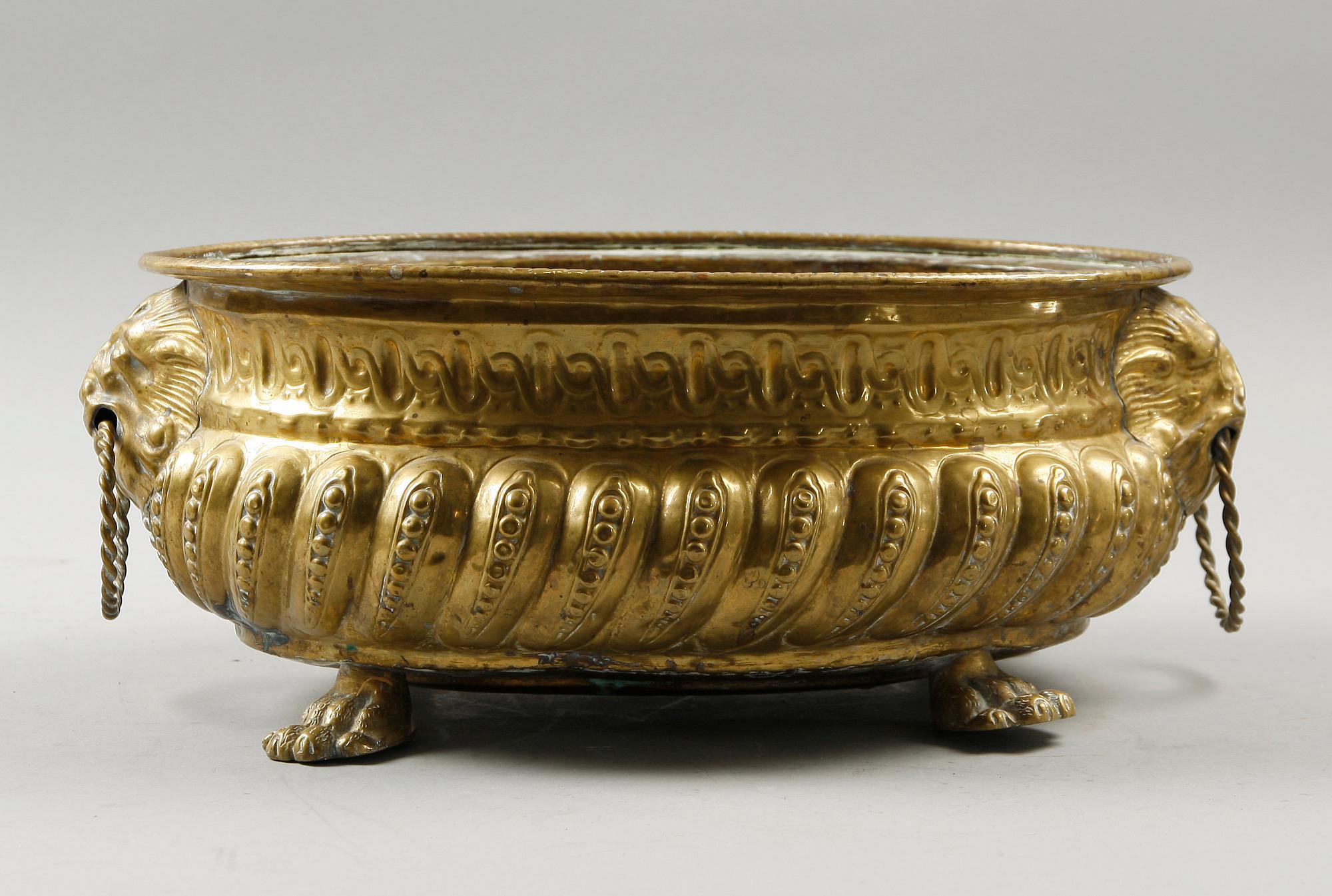 CHAMPAGNEKYLARE, mässing, 1800-tal.