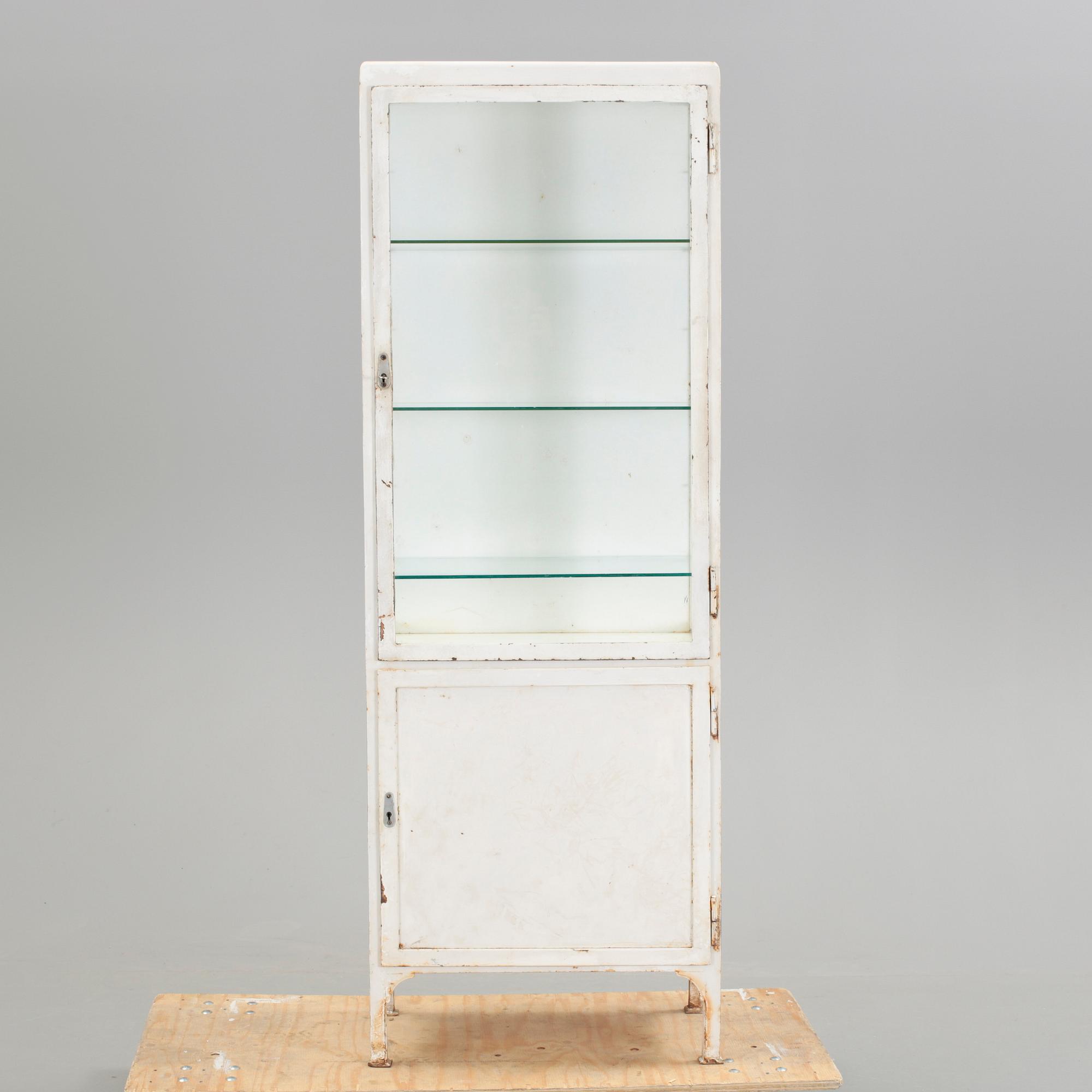 LÄKARSKÅP, 1900-tal.