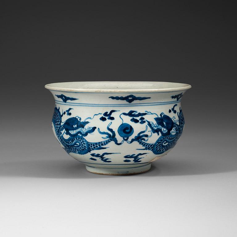 A blue and white censer, Qing dynasty, circa 1800.