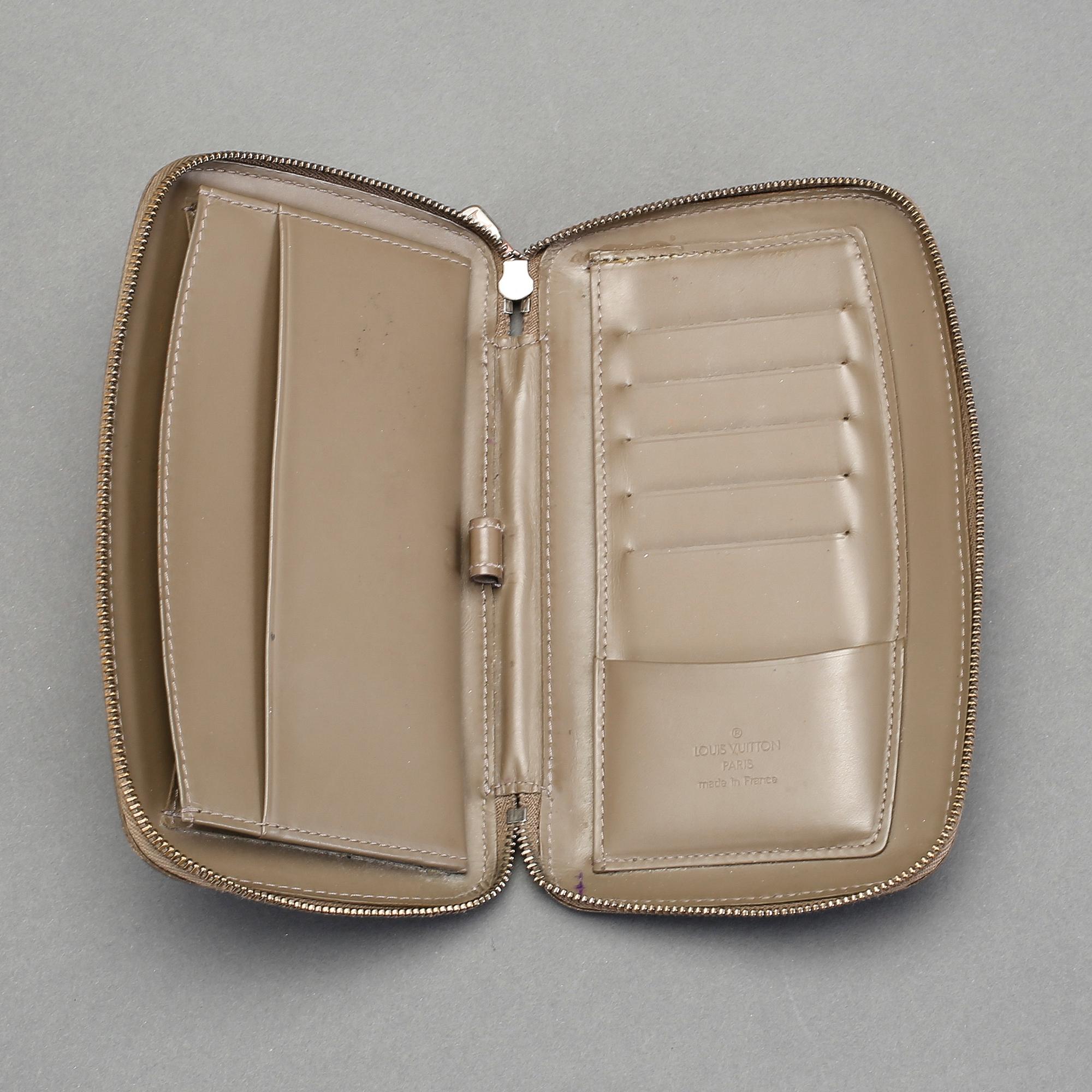 PLÅNBOK, Louis Vuitton.