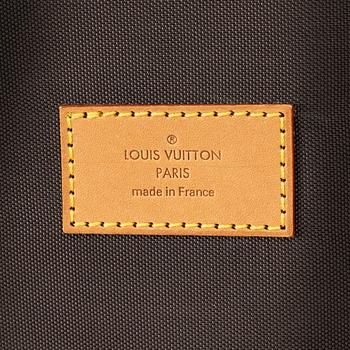 Louis Vuitton, travel wardrobe "Garment cloth 24h bag".