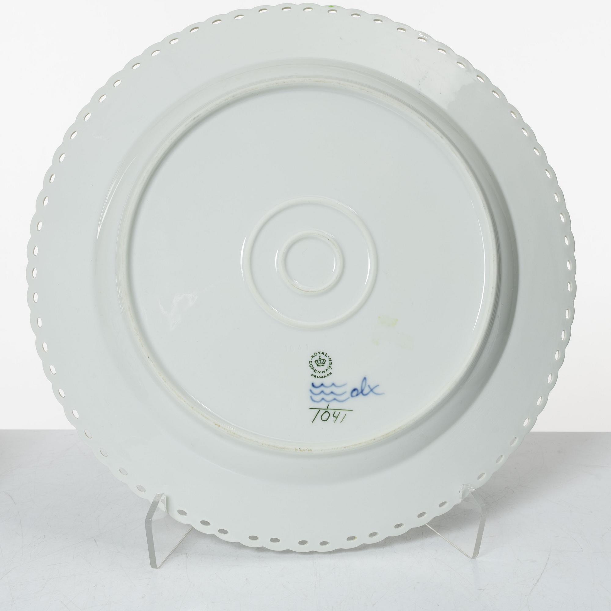 Royal Copenhagen, a set of five porcelain service pieces, 'Musselmalet' / 'Blue Fluted, Denmark.