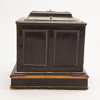 A Baroque/Baroque-style miniature cabinet 18/19th century.