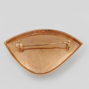 BROSCH, 18K guld med 10 odlade pärlor, Guldvaruhuset, Stockholm, 1961. Vikt 7,5 gram.