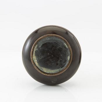 Vases, a pair of Japanese bronze from the first half of the 20th century.