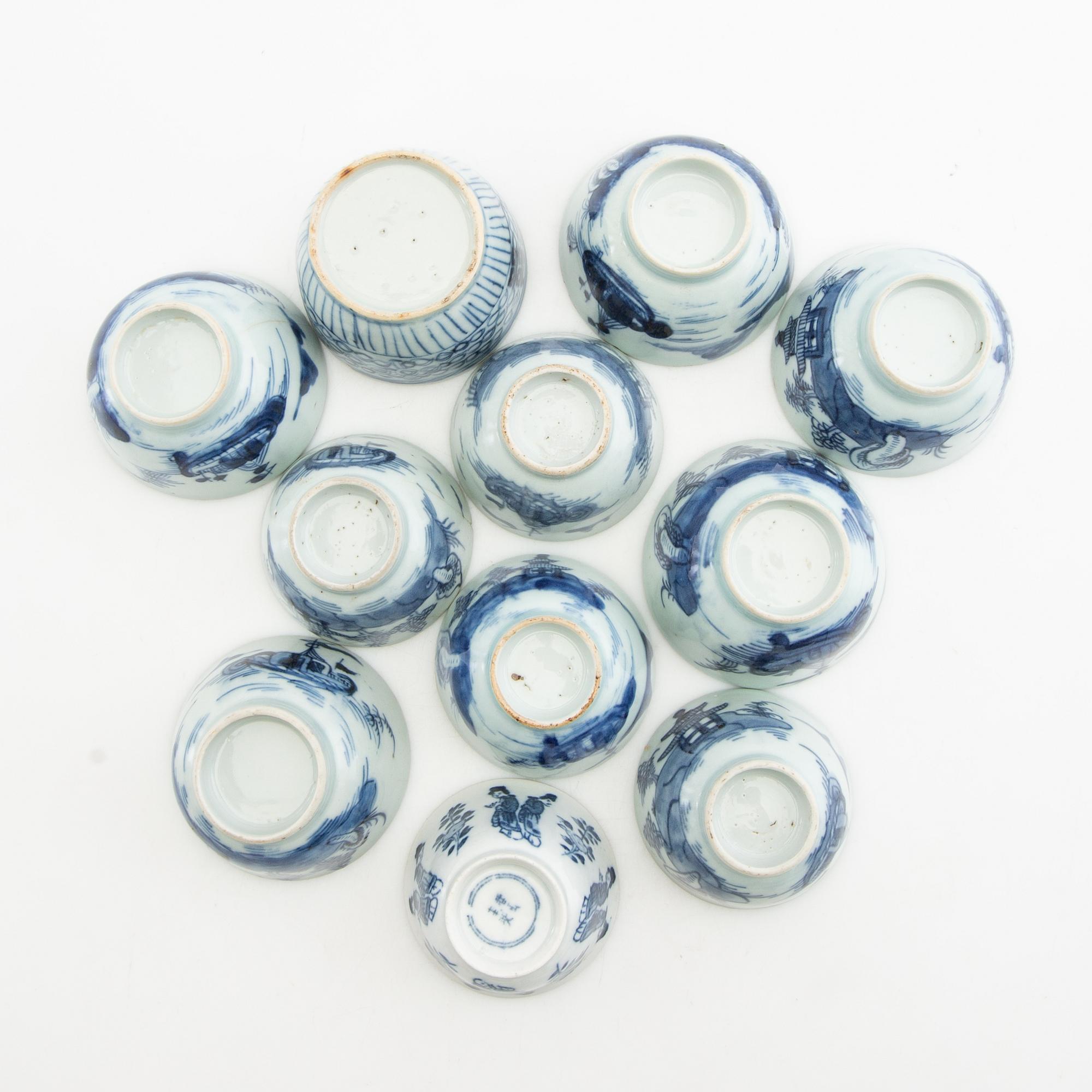 Cups and saucers, 11 + 22 pcs, 17th/18th century, porcelain, China.