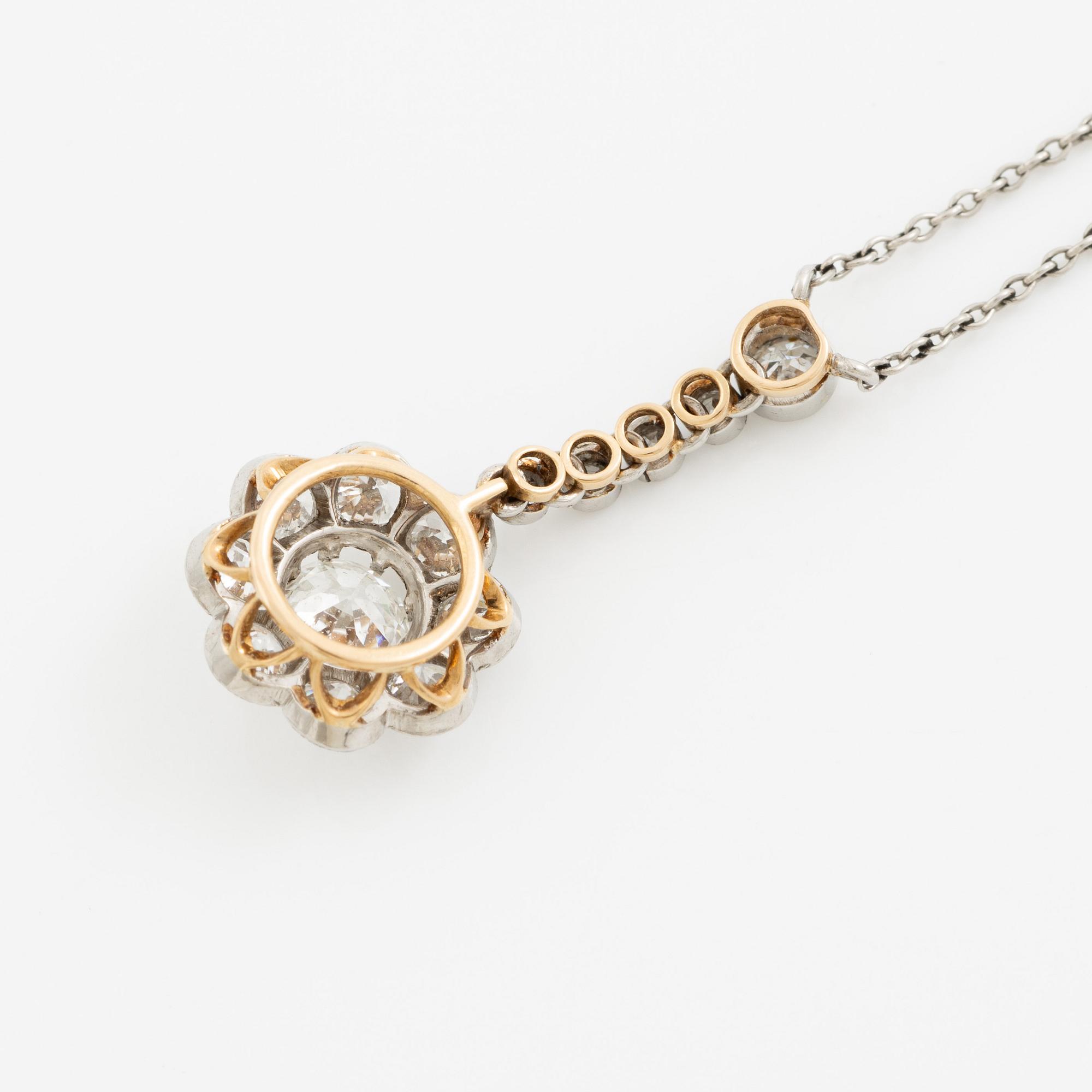 Necklace with old brilliant-cut diamonds.