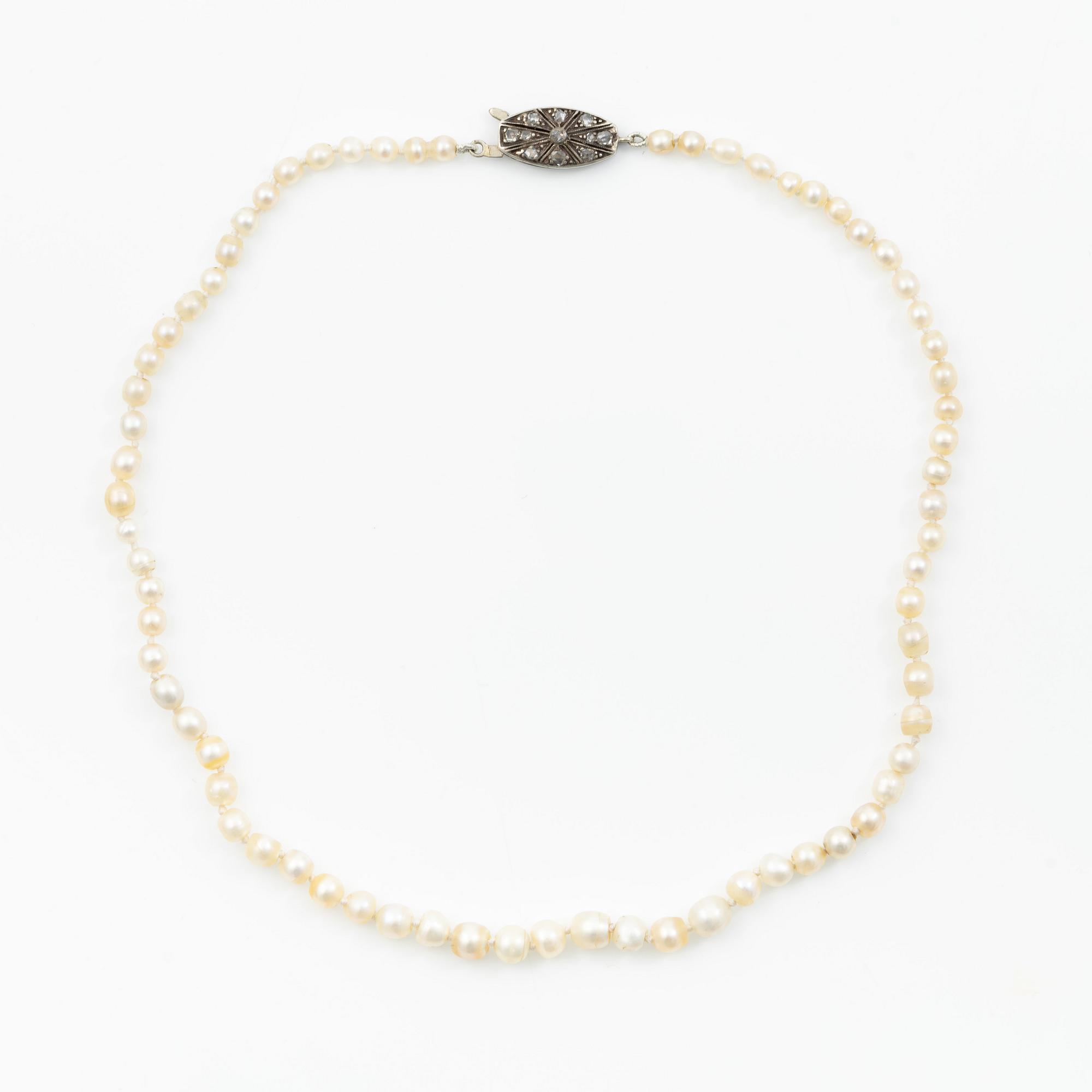 Necklace with pearls. Accompanied by a report from GCS.