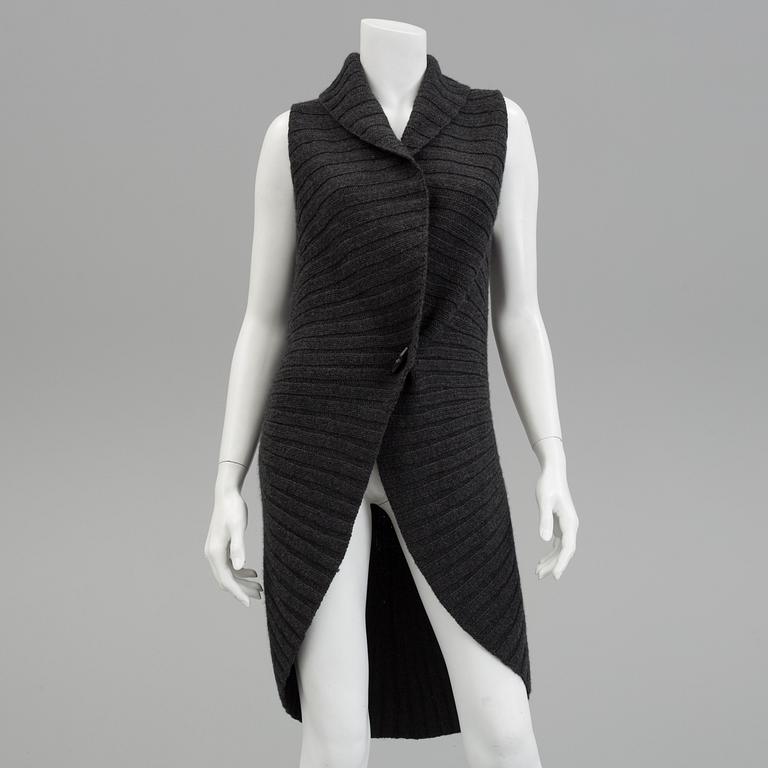 A cashmere/wool knitten sweater/poncho by ralph lauren.