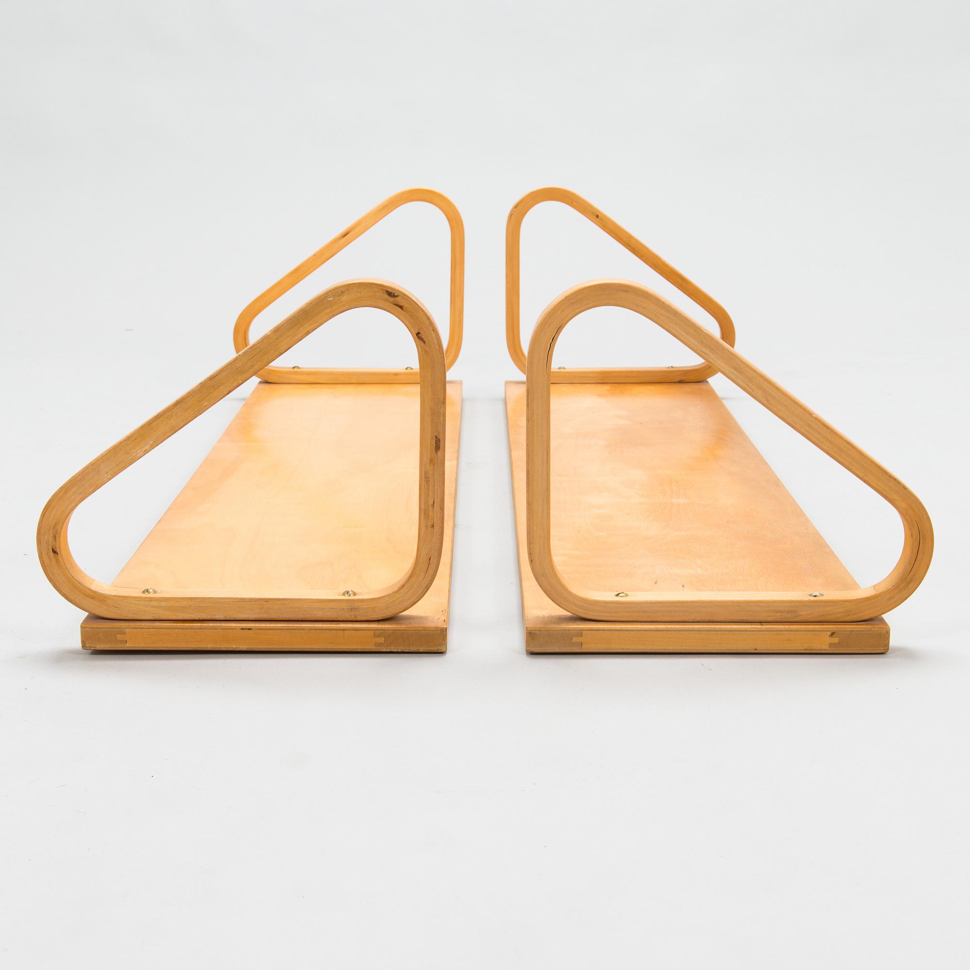 Alvar Aalto, hyllor, 2 st, 112B, Artek 1900-talets mitt.