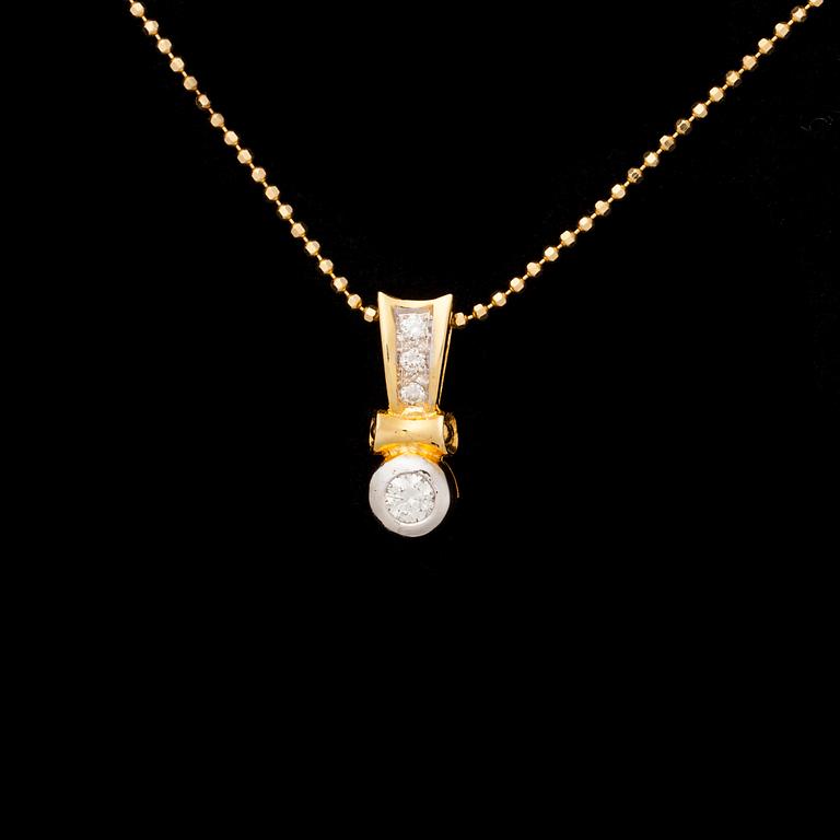 HÄNSMYCKE, 18K guld, briljantslipade diamanter tot. ca 0,15 ct. Vikt 4 g.