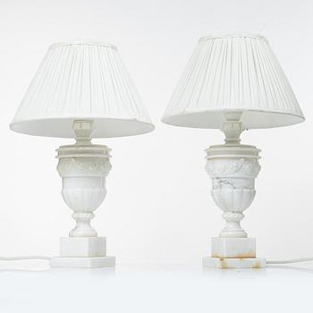 Bordslampor, ett par, alabaster, Italien, 1900-talets mitt.