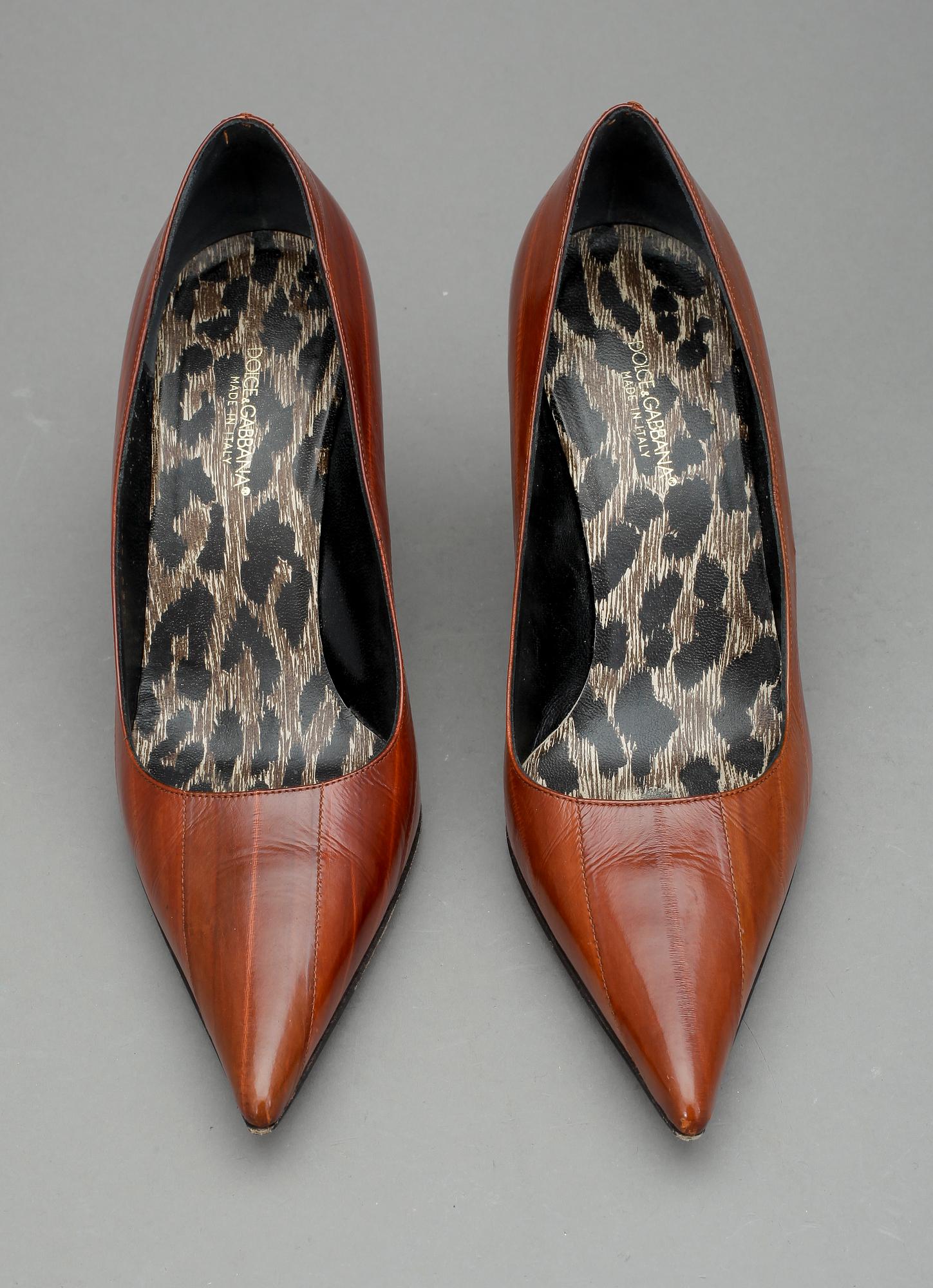 SKOR, ett par pumps, Dolce & Gabbana.