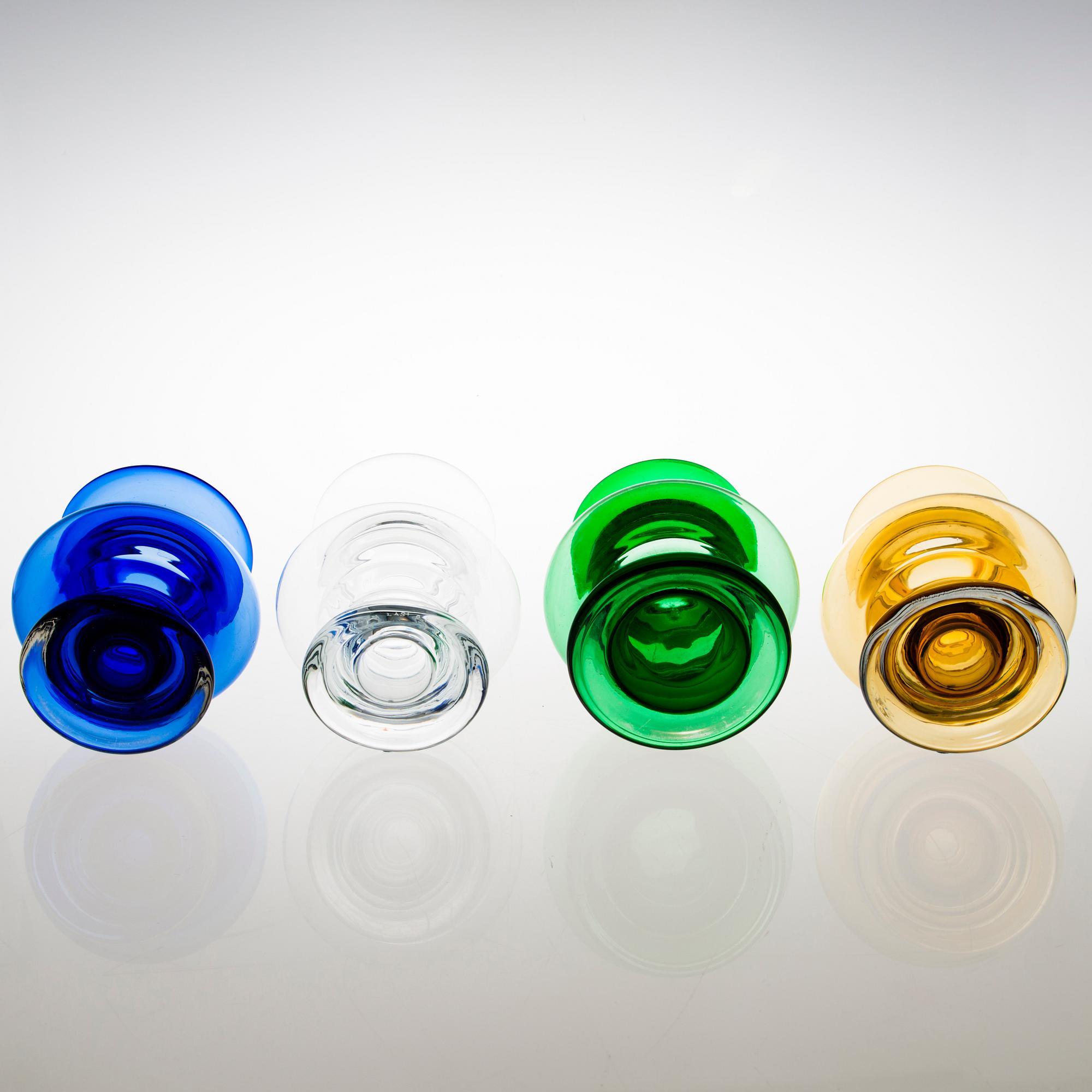 TAMARA ALADIN, VASER, 4 st, glas, "Tornado", 1339, Riihimäen Lasi, 1970-76. Modellen formgiven 1970.