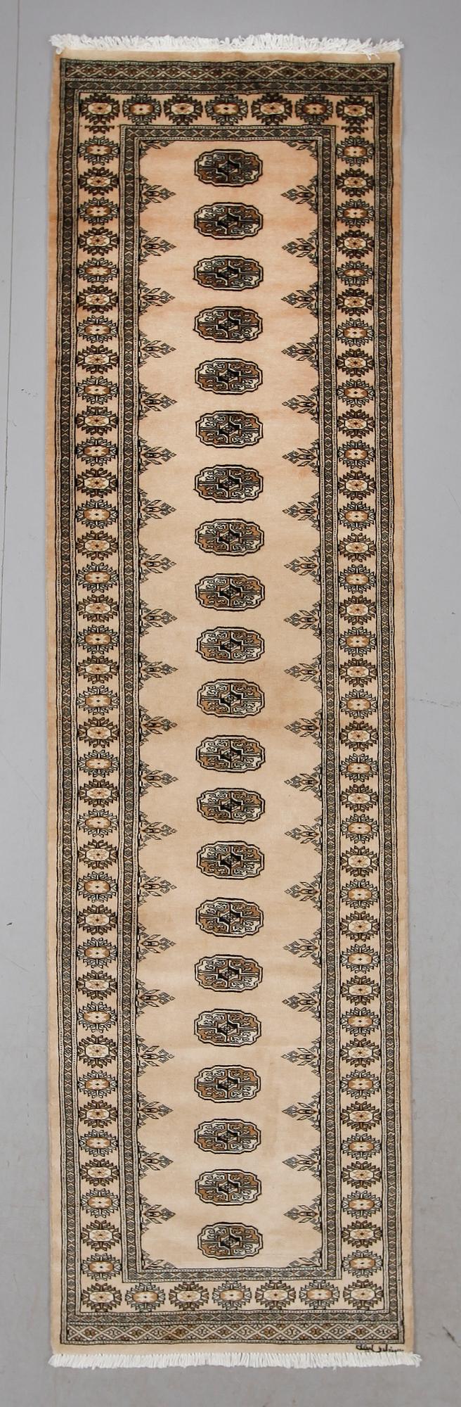 MATTA, Karachi, ca 291 x 78 cm.