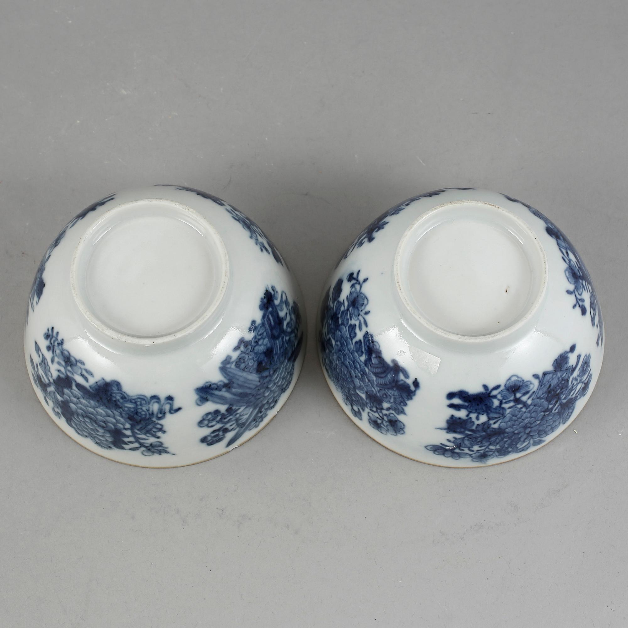 SKÅLAR, ett par. Porslin, Kina, Qianlong 1736-95.
