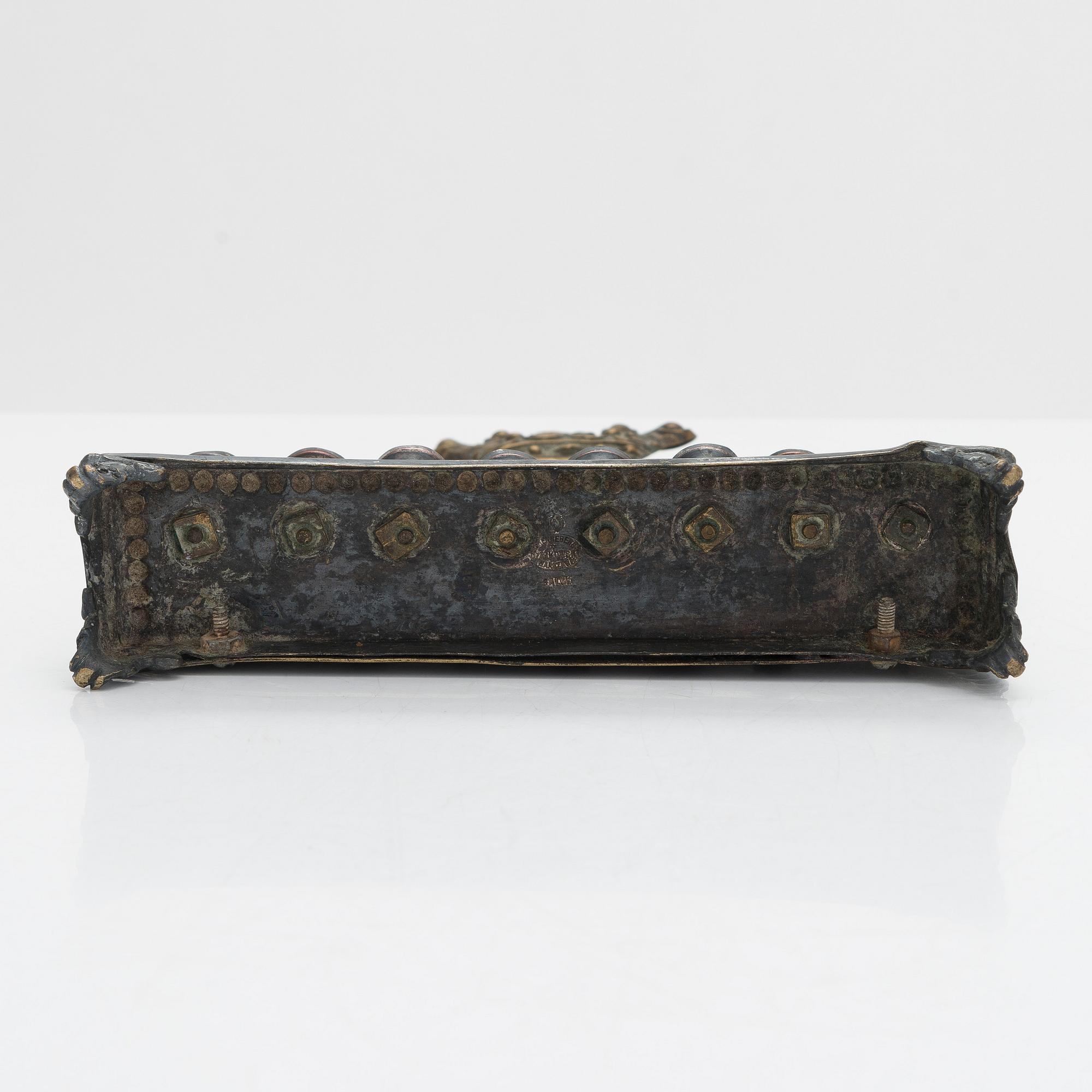 Hanukkah-ljusstake, Henneberg, Warszawa, ca 1870 - 1874.