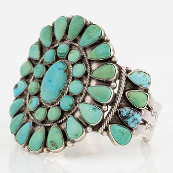 a cuff bracelet, in turquoise and silver, Southwestern USA, Navajo/Zuni, mid/late 20th century,