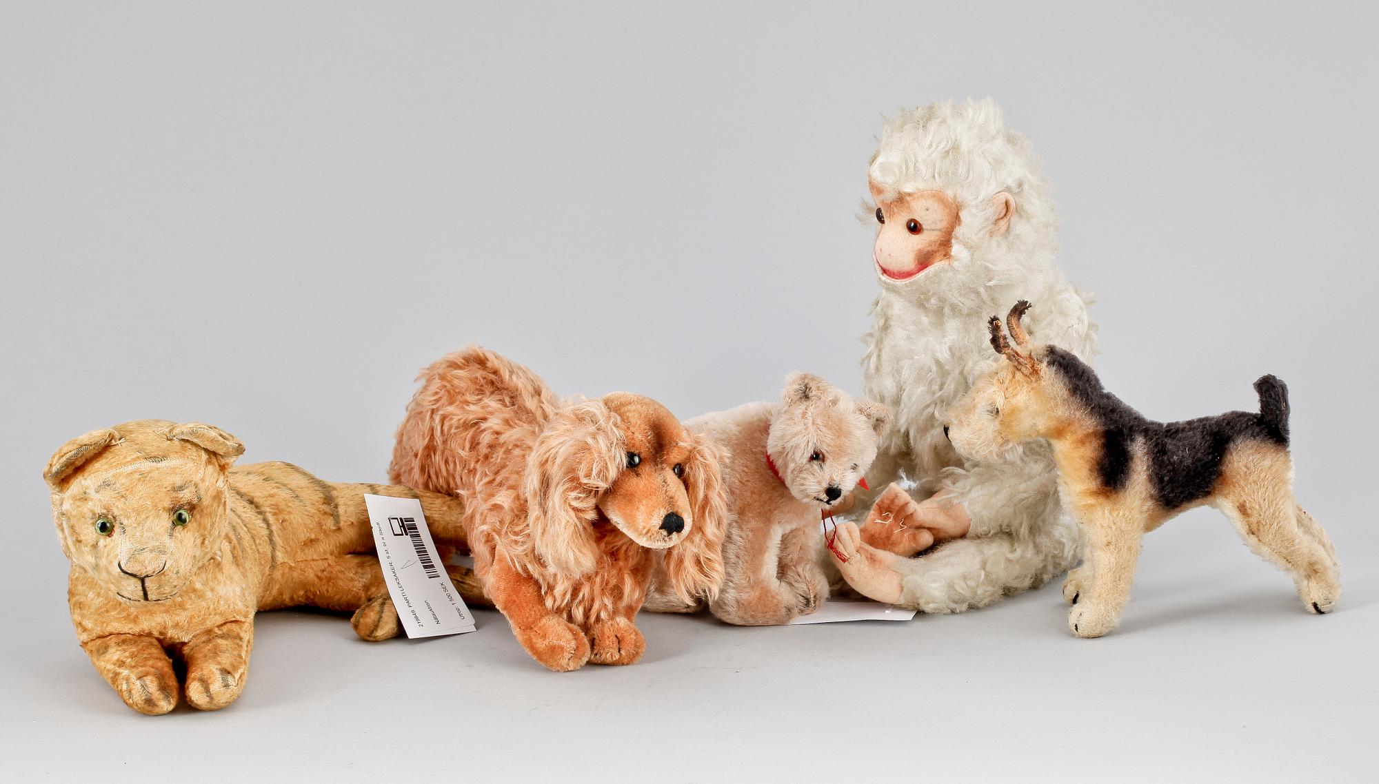 PARTI LEKSAKER, 5 st, bl a Steiff.