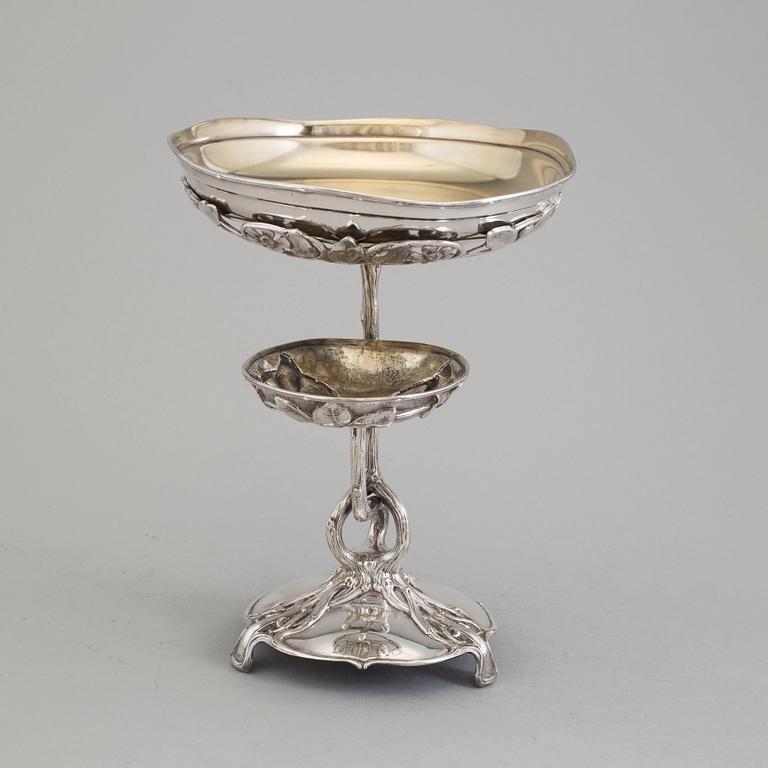 An Art Nouveau double silver bowl on stand, maker's mark CG Hallberg, Stockholm, 1902.