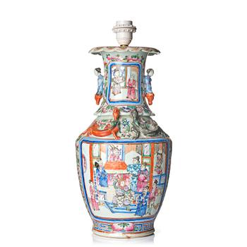 A famille rose Canton vase, Qing dynasty, 19th Century.