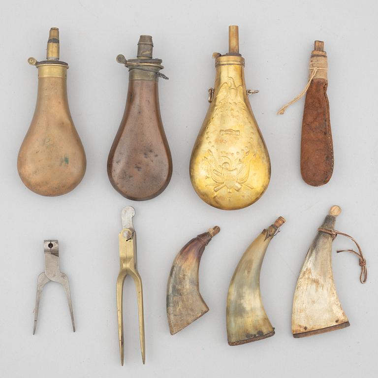 Shooting accessories, 9 items.