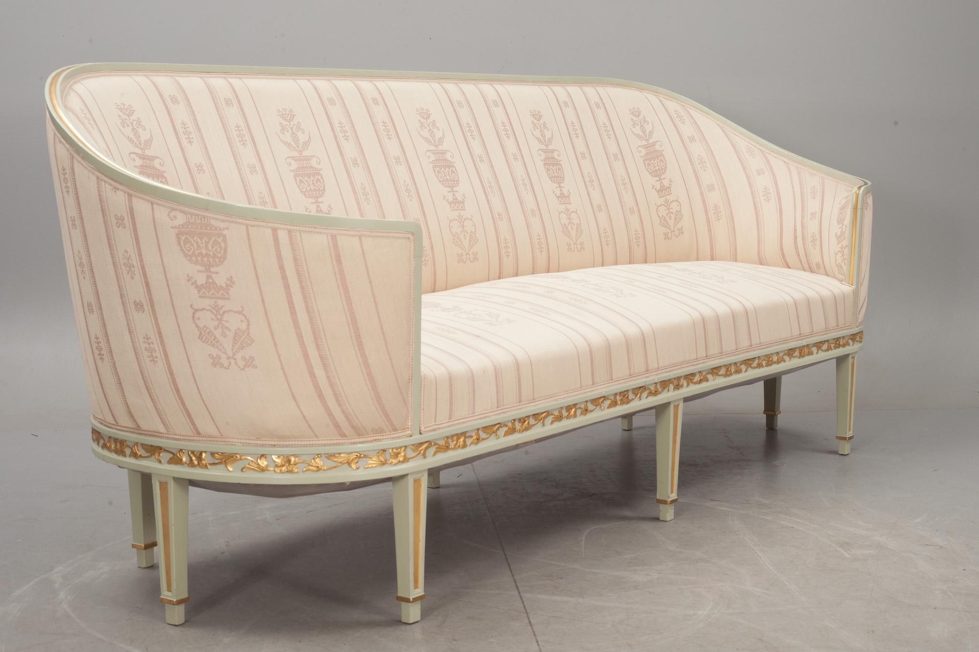 SOFFA, Carl Malmsten, ritad till Liljevalchs utställning 1928, tillverkad av NK.