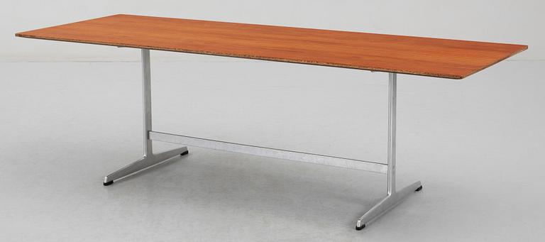 Arne Jacobsen teaktop and aluminium sofa table, model 3315 by Fritz Hansen, Denmark 1968.