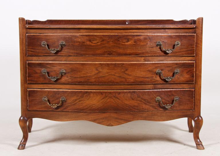 BYRÅ, Louis XV-stl. 1900-tal.
