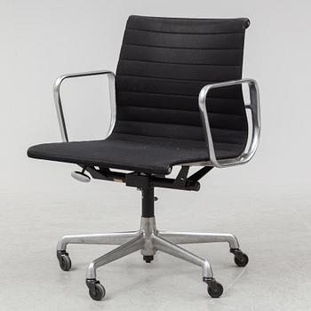 CHARLES AND RAY EAMES, Kontorstol, EA 117, 1900-talets slut.