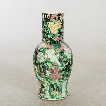 Floor vase, porcelain, China, Late Qing Dynasty.