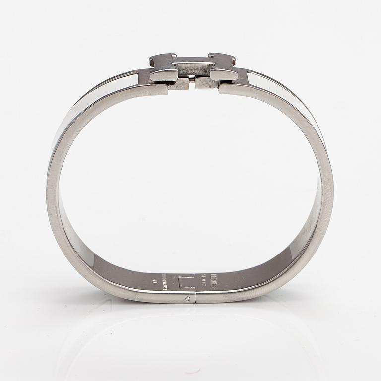 Hermès, armband, "Clic H PM", silverfärgad metall och vit emalj.