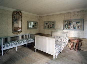A chinoiserie table, 20th Century.