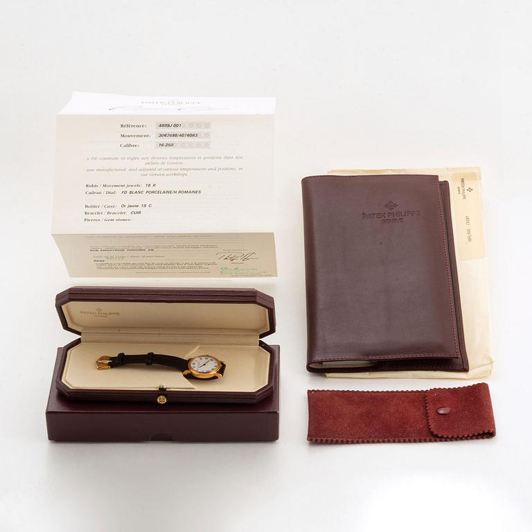 Patek Philippe, Calatrava, "Clous de Paris", wristwatch, 25 mm.
