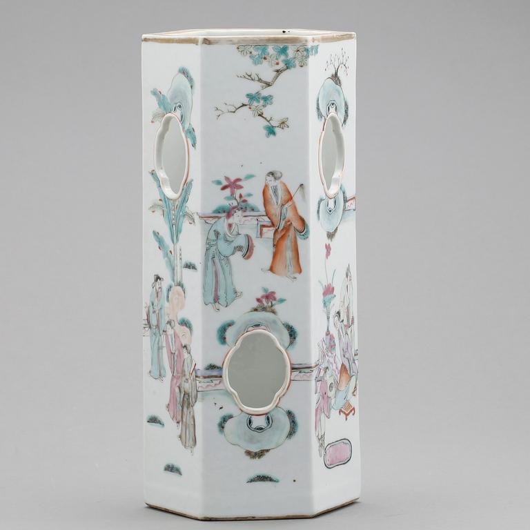 PERUKVAS, porslin, Kina, sent 1800-tal.