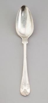 MATSKEDAR, 12 st snarlika, silver, Frans Holm, Vadstena 1852/1867. Vikt ca 636 gram.