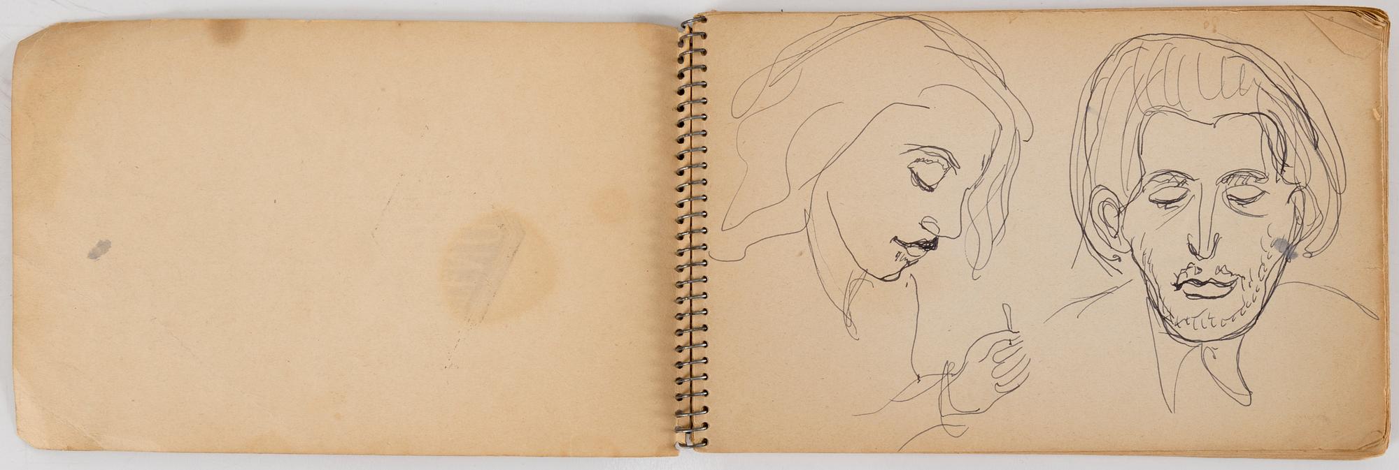 MAJ BRING, a sketch pad and book.